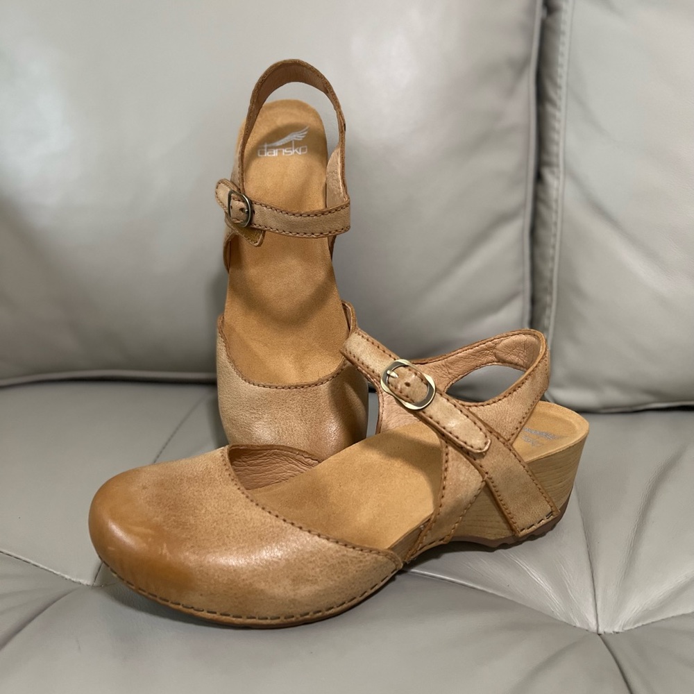 Dansko Tiffani Tan Milled Burnished, Tan, size 41 (US 10)